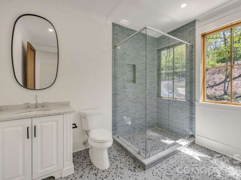 536 Boone Ridge Lane, Boone, NC 28607.  MLS# CAR4381577, YatesRealty ID 23712. Upper-level bedroom suite 2