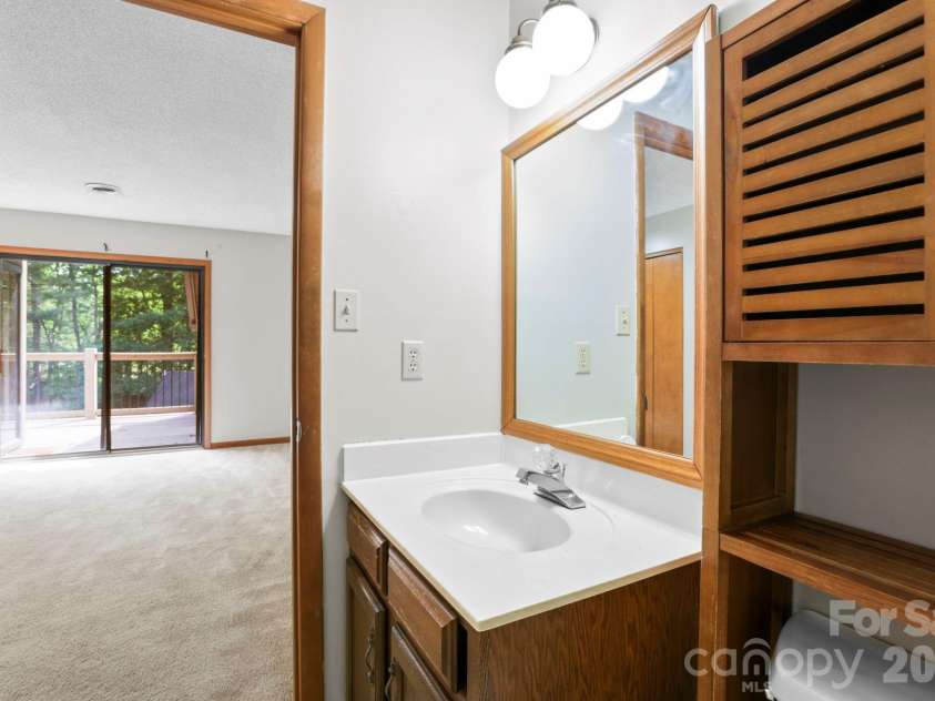 48 Ravencroft Lane, Asheville, NC 28803.  MLS# CAR4383722, YatesRealty ID 23713. 