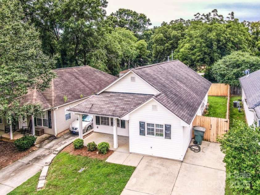 332 Cassidy Lane, Mooresville, NC 28115.  MLS# CAR4277736, YatesRealty ID 23714. 
