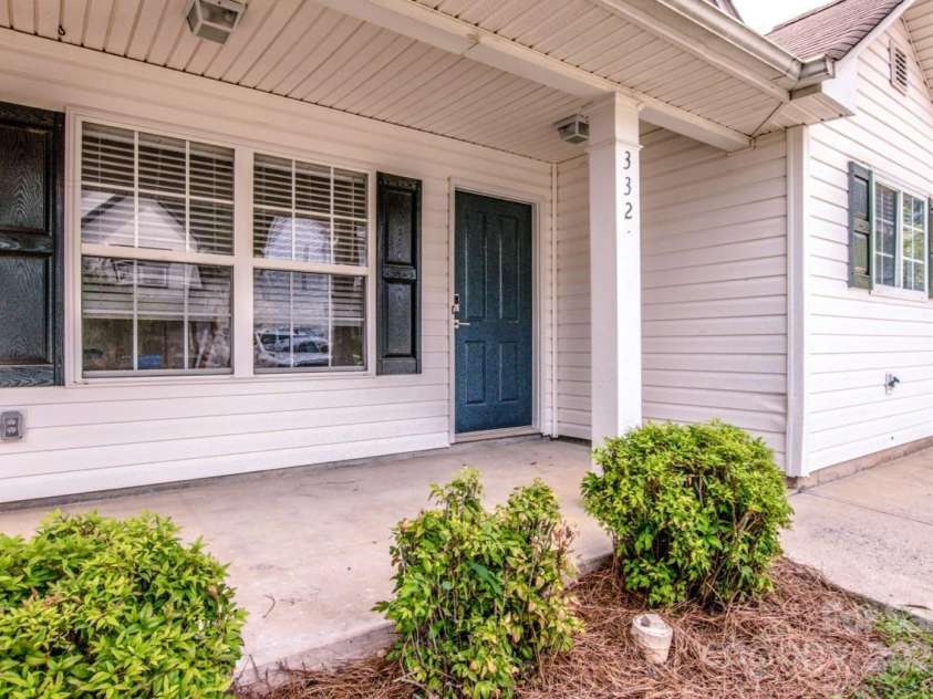 332 Cassidy Lane, Mooresville, NC 28115.  MLS# CAR4277736, YatesRealty ID 23714. 