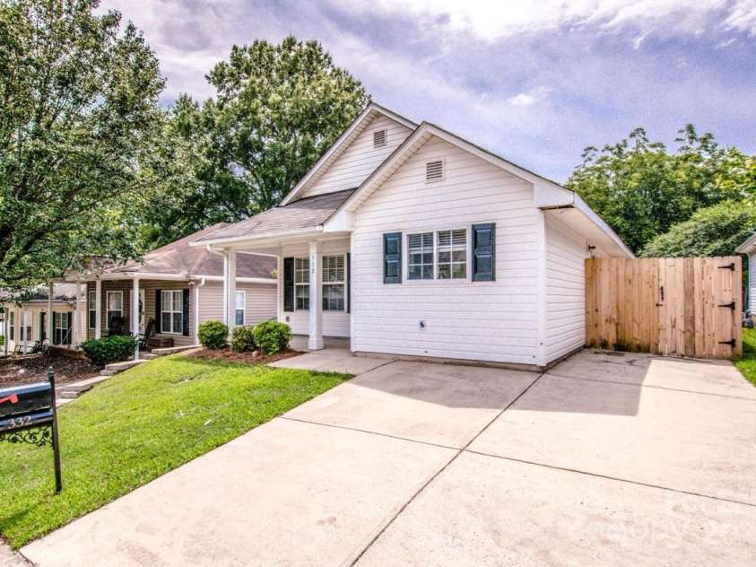 332 Cassidy Lane, Mooresville, NC 28115.  MLS# CAR4277736, YatesRealty ID 23714. 