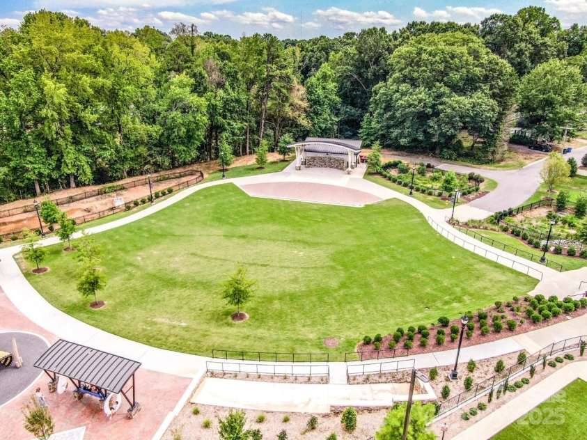 332 Cassidy Lane, Mooresville, NC 28115.  MLS# CAR4277736, YatesRealty ID 23714. 