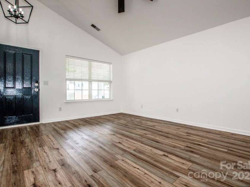 332 Cassidy Lane, Mooresville, NC 28115.  MLS# CAR4277736, YatesRealty ID 23714. 