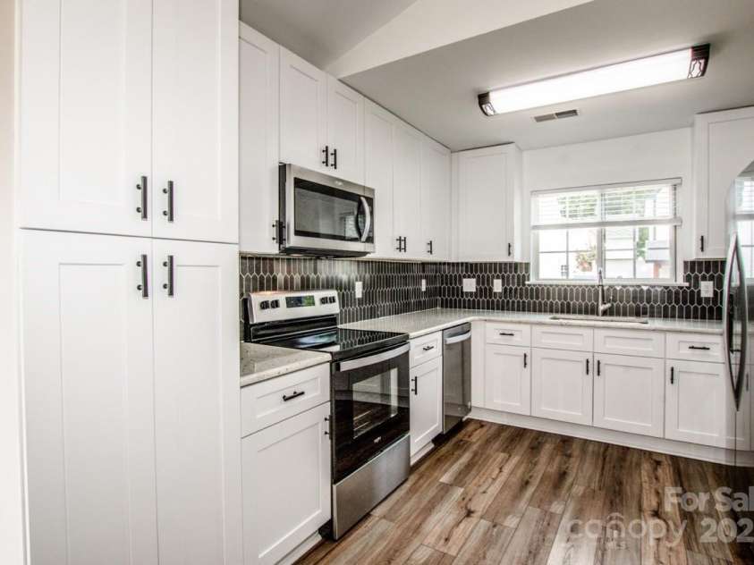 332 Cassidy Lane, Mooresville, NC 28115.  MLS# CAR4277736, YatesRealty ID 23714. 