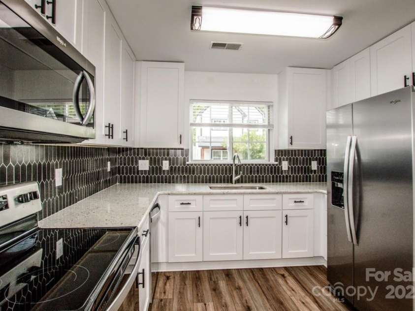 332 Cassidy Lane, Mooresville, NC 28115.  MLS# CAR4277736, YatesRealty ID 23714. 