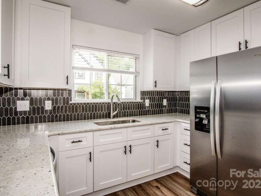 332 Cassidy Lane, Mooresville, NC 28115.  MLS# CAR4277736, YatesRealty ID 23714. 
