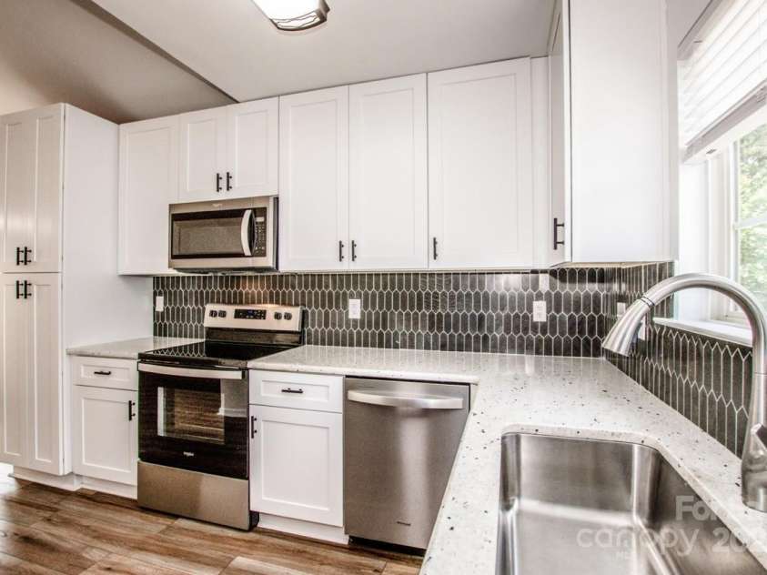 332 Cassidy Lane, Mooresville, NC 28115.  MLS# CAR4277736, YatesRealty ID 23714. 