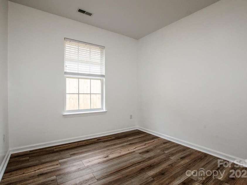 332 Cassidy Lane, Mooresville, NC 28115.  MLS# CAR4277736, YatesRealty ID 23714. 