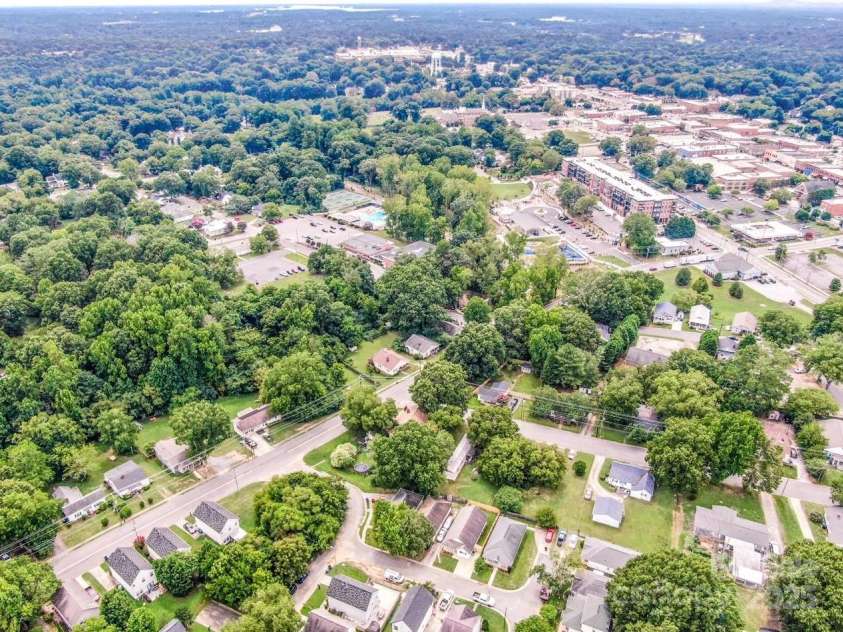 332 Cassidy Lane, Mooresville, NC 28115.  MLS# CAR4277736, YatesRealty ID 23714. 