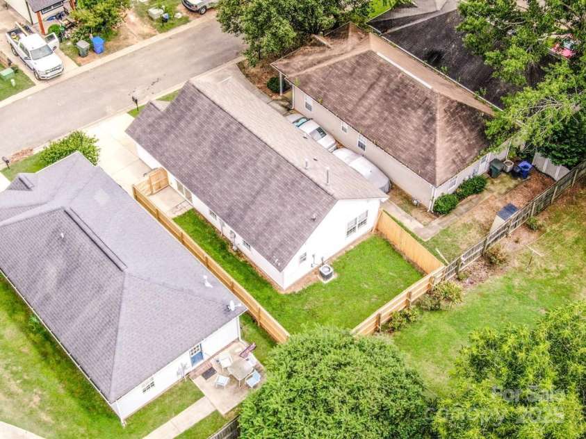 332 Cassidy Lane, Mooresville, NC 28115.  MLS# CAR4277736, YatesRealty ID 23714. 