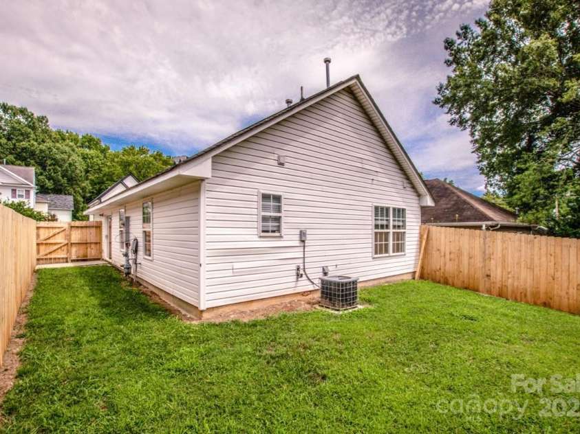 332 Cassidy Lane, Mooresville, NC 28115.  MLS# CAR4277736, YatesRealty ID 23714. 