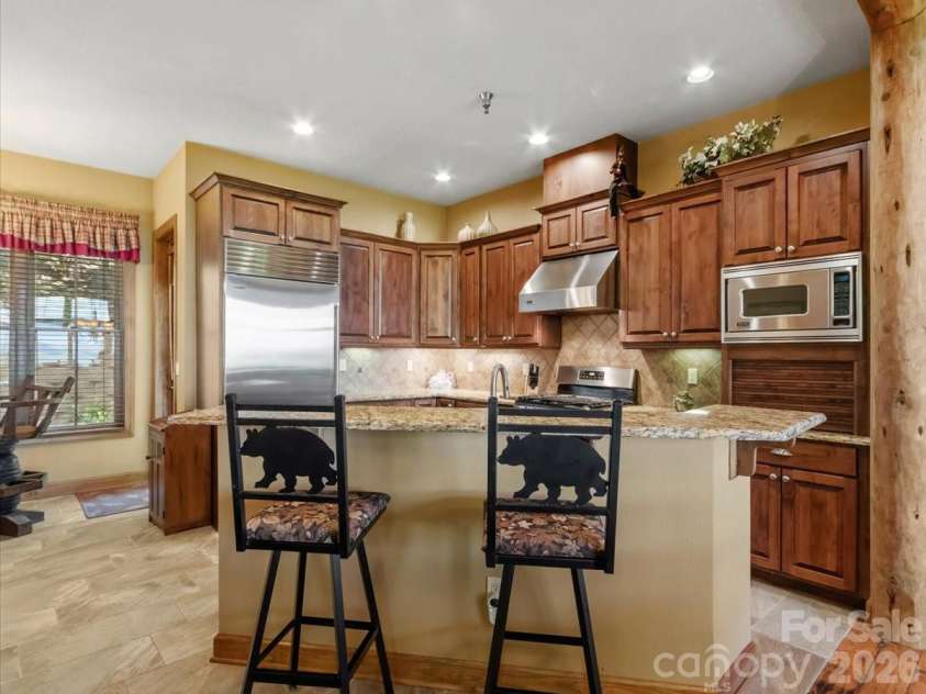 52 Logging Horse Road, Burnsville, NC 28714.  MLS# CAR4383139, YatesRealty ID 23714. 