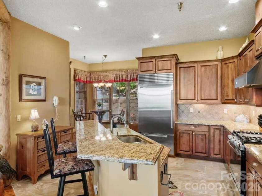 52 Logging Horse Road, Burnsville, NC 28714.  MLS# CAR4383139, YatesRealty ID 23714. 