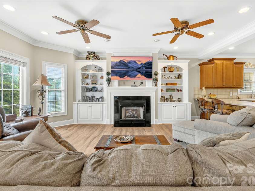 569 Living Waters Drive, Great Falls, SC 29055.  MLS# CAR4384233, YatesRealty ID 23715. 
