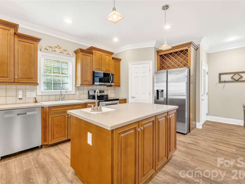 569 Living Waters Drive, Great Falls, SC 29055.  MLS# CAR4384233, YatesRealty ID 23715. 