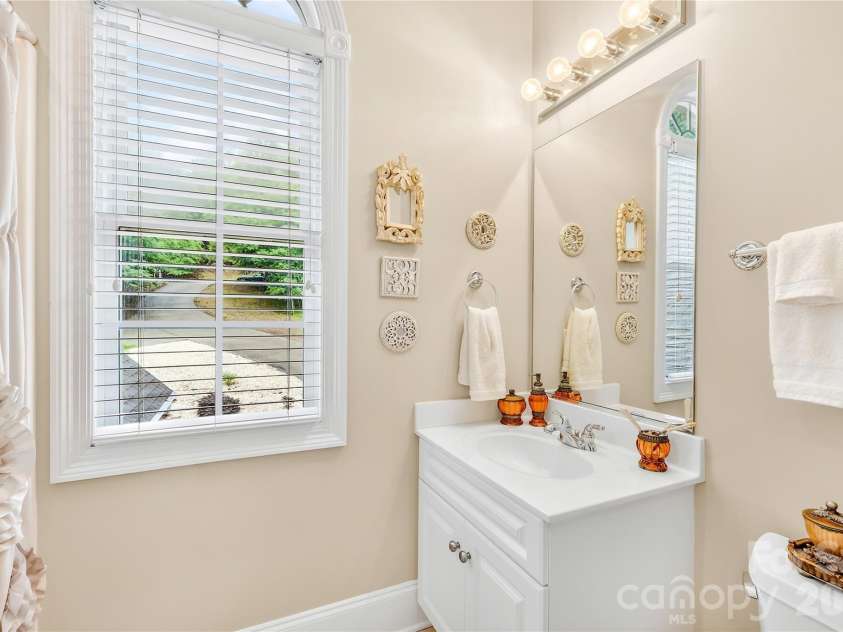 569 Living Waters Drive, Great Falls, SC 29055.  MLS# CAR4384233, YatesRealty ID 23715. 