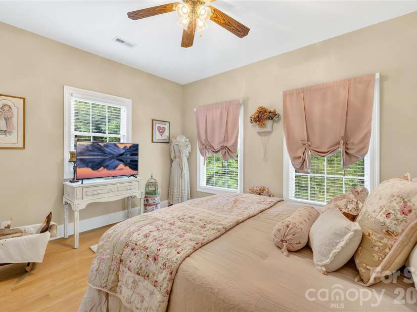 569 Living Waters Drive, Great Falls, SC 29055.  MLS# CAR4384233, YatesRealty ID 23715. 
