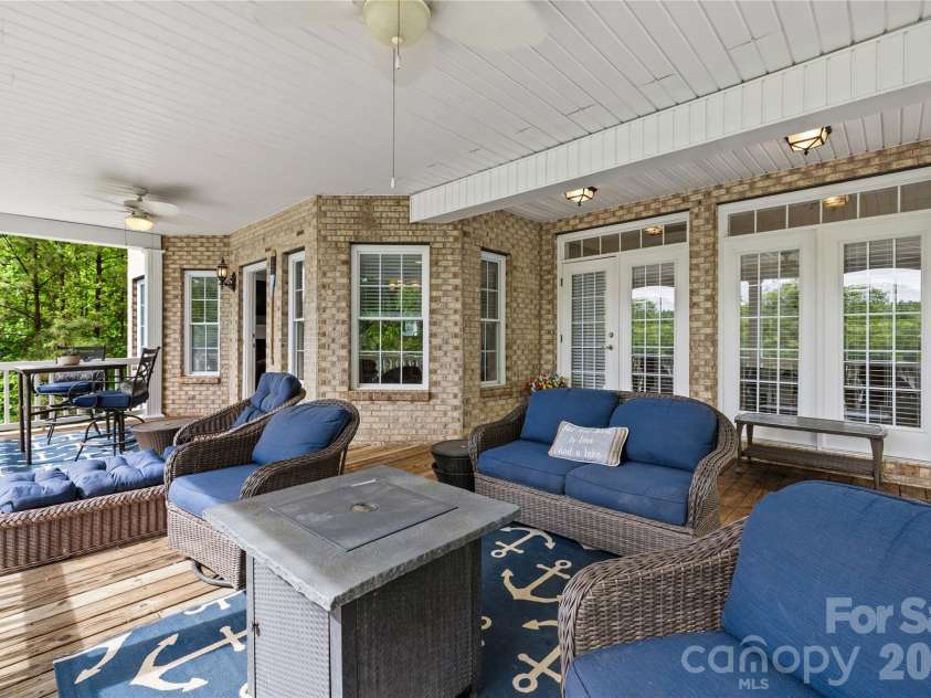 569 Living Waters Drive, Great Falls, SC 29055.  MLS# CAR4384233, YatesRealty ID 23715. 