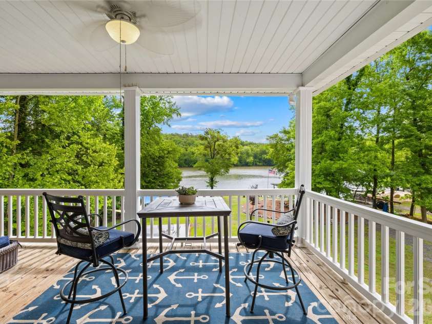569 Living Waters Drive, Great Falls, SC 29055.  MLS# CAR4384233, YatesRealty ID 23715. 