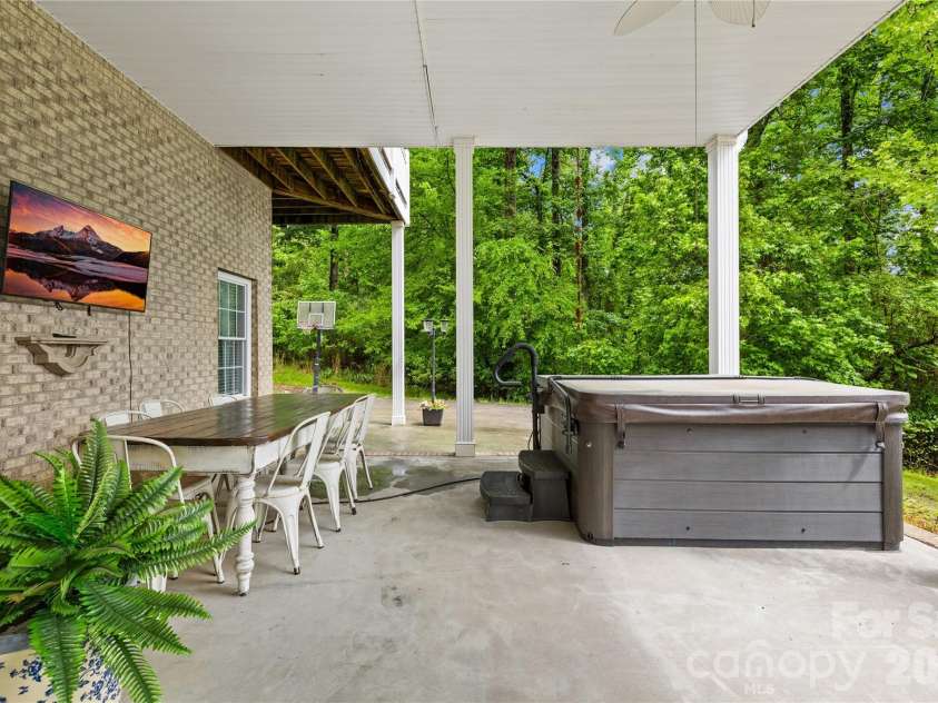 569 Living Waters Drive, Great Falls, SC 29055.  MLS# CAR4384233, YatesRealty ID 23715. 