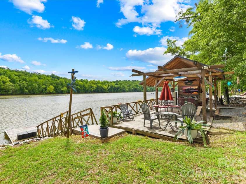 569 Living Waters Drive, Great Falls, SC 29055.  MLS# CAR4384233, YatesRealty ID 23715. 