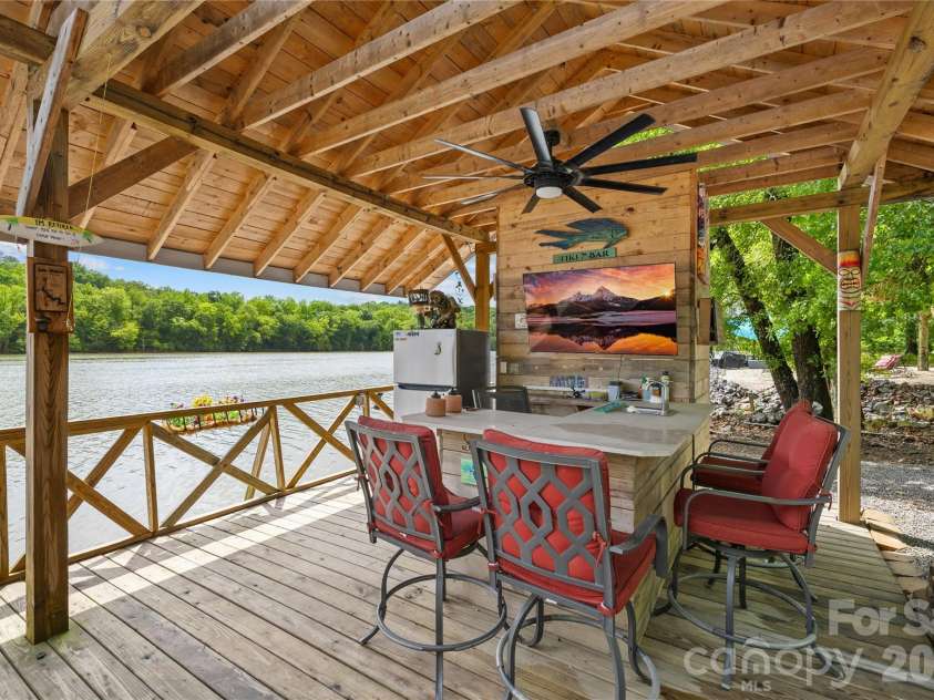 569 Living Waters Drive, Great Falls, SC 29055.  MLS# CAR4384233, YatesRealty ID 23715. 