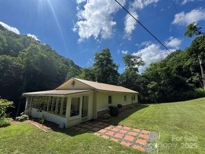 321 Skin Camp Creek Road, Todd, NC 28684.  MLS# CAR4277539, YatesRealty ID 23716. 