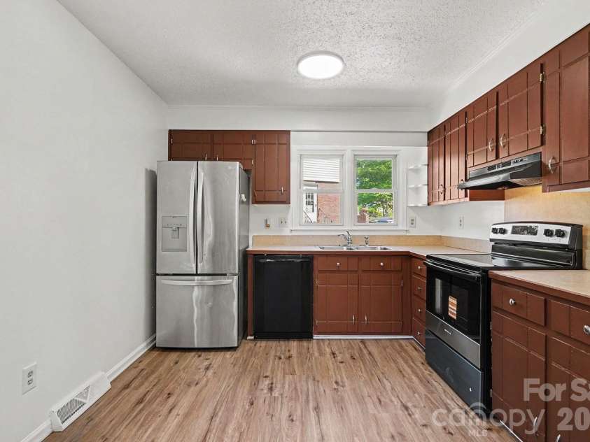 3601 Cross Winds Road, Charlotte, NC 28227.  MLS# CAR4384249, YatesRealty ID 23716. 