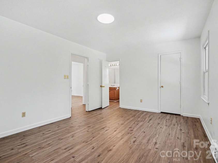 3601 Cross Winds Road, Charlotte, NC 28227.  MLS# CAR4384249, YatesRealty ID 23716. 