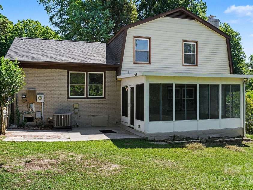 3601 Cross Winds Road, Charlotte, NC 28227.  MLS# CAR4384249, YatesRealty ID 23716. 