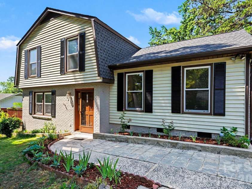 3601 Cross Winds Road, Charlotte, NC 28227.  MLS# CAR4384249, YatesRealty ID 23716. 