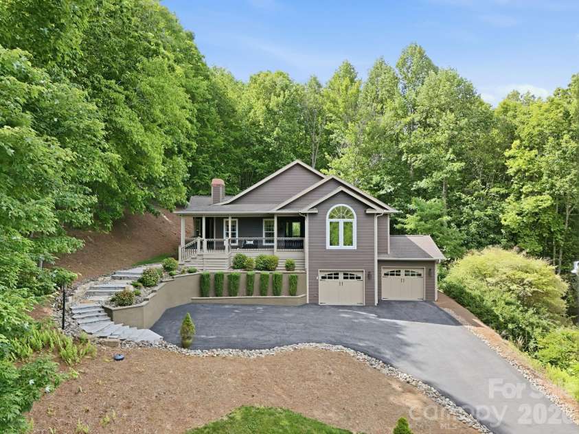 43 Smokemont Drive, Arden, NC 28704.  MLS# CAR4383229, YatesRealty ID 23718. 
