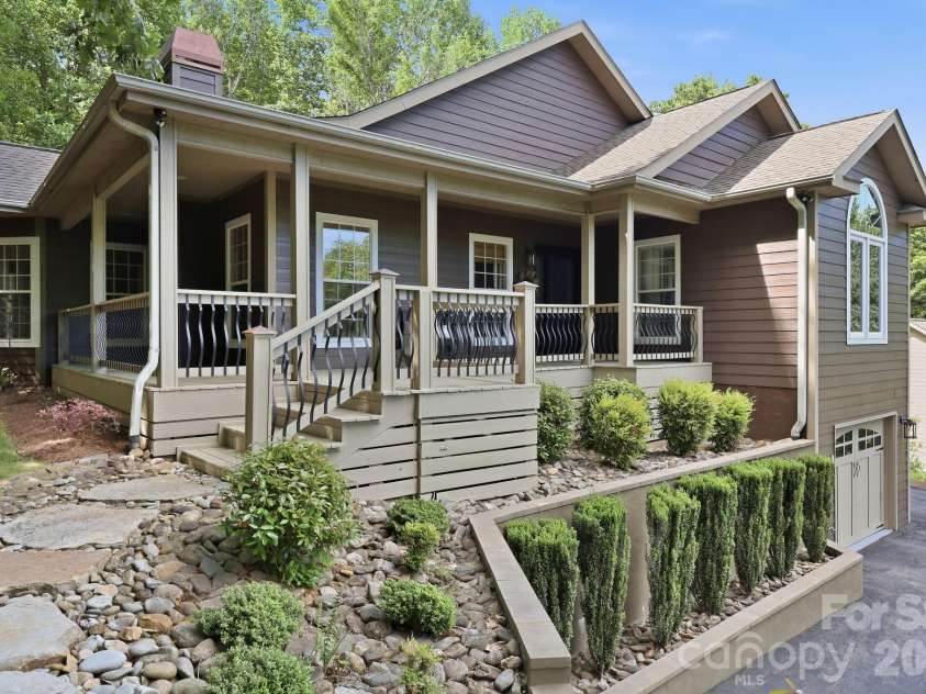 43 Smokemont Drive, Arden, NC 28704.  MLS# CAR4383229, YatesRealty ID 23718. 