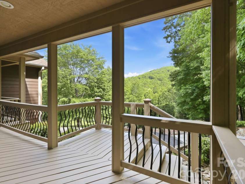 43 Smokemont Drive, Arden, NC 28704.  MLS# CAR4383229, YatesRealty ID 23718. 