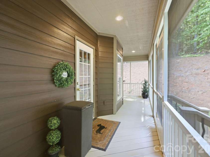 43 Smokemont Drive, Arden, NC 28704.  MLS# CAR4383229, YatesRealty ID 23718. 