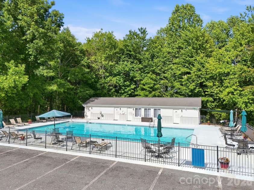 43 Smokemont Drive, Arden, NC 28704.  MLS# CAR4383229, YatesRealty ID 23718. 