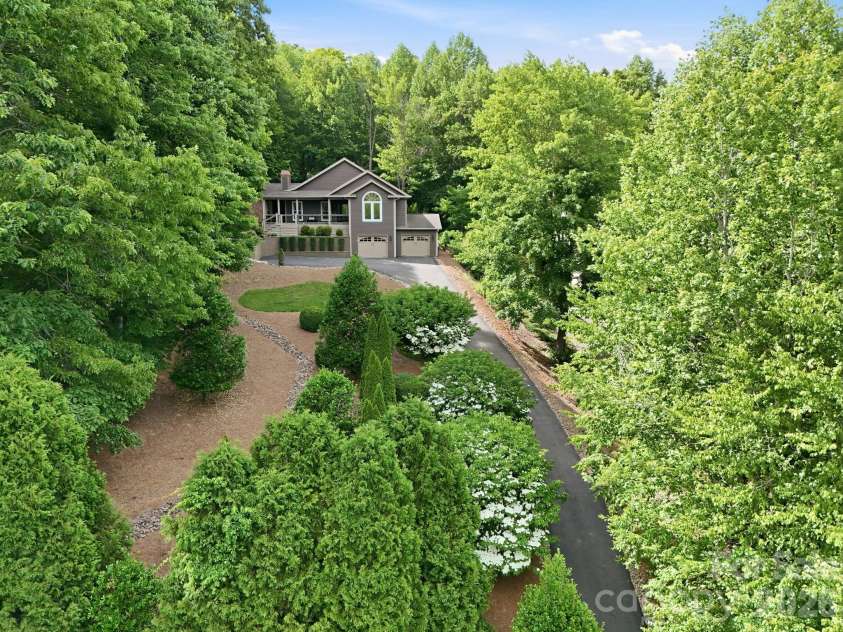 43 Smokemont Drive, Arden, NC 28704.  MLS# CAR4383229, YatesRealty ID 23718. 
