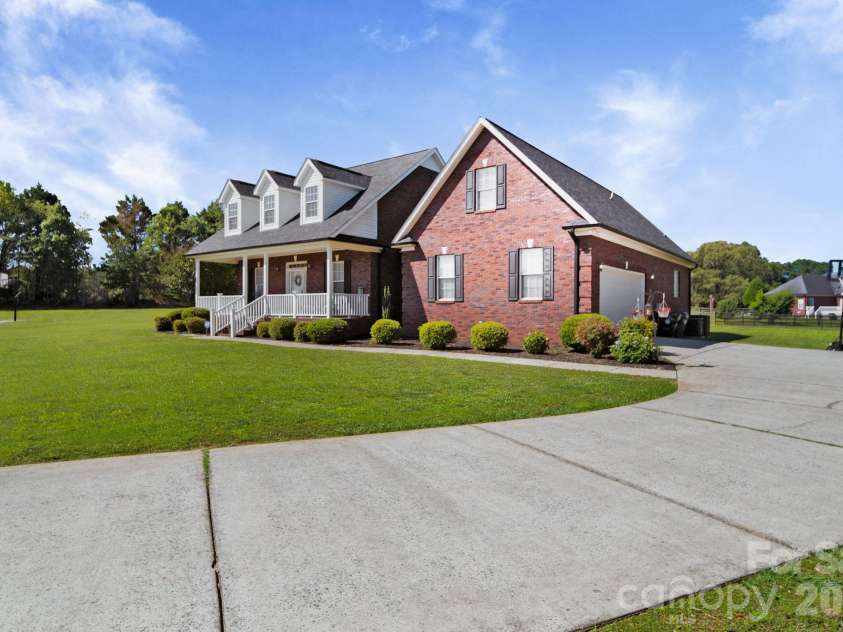 2318 Cardinal Ridge Lane, Wingate, NC 28174.  MLS# CAR4383638, YatesRealty ID 23719. 