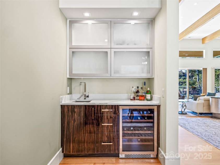 123 Wembley Road, Asheville, NC 28804.  MLS# CAR4315690, YatesRealty ID 2372. 