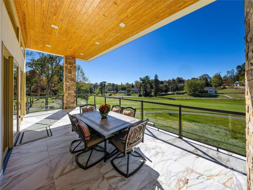 123 Wembley Road, Asheville, NC 28804.  MLS# CAR4315690, YatesRealty ID 2372. 