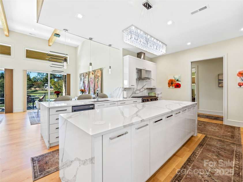 123 Wembley Road, Asheville, NC 28804.  MLS# CAR4315690, YatesRealty ID 2372. 