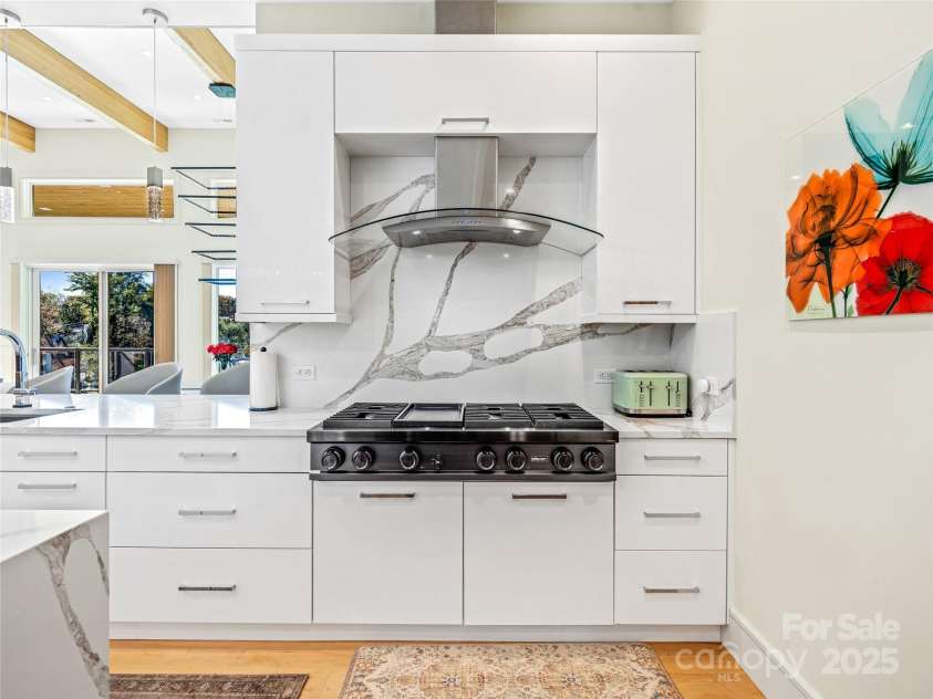 123 Wembley Road, Asheville, NC 28804.  MLS# CAR4315690, YatesRealty ID 2372. 