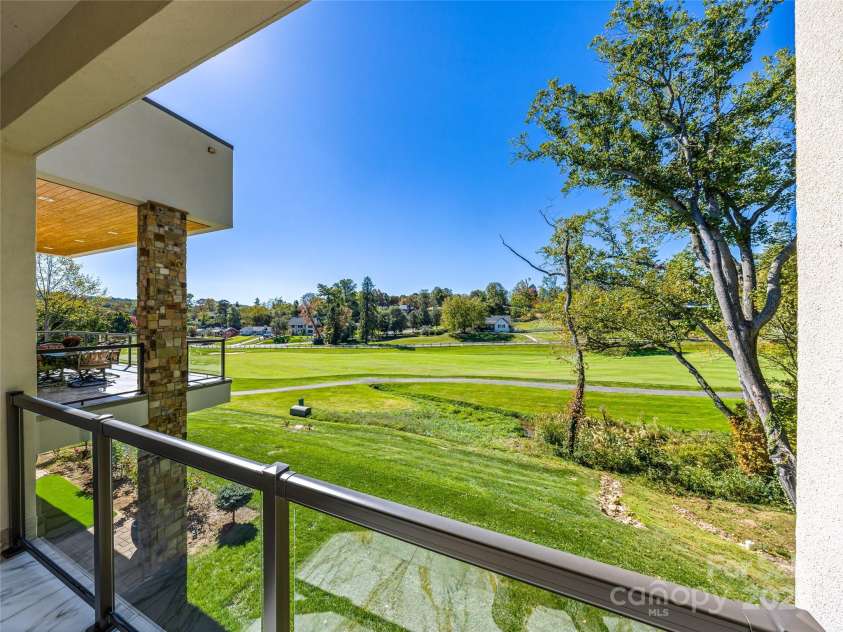 123 Wembley Road, Asheville, NC 28804.  MLS# CAR4315690, YatesRealty ID 2372. 