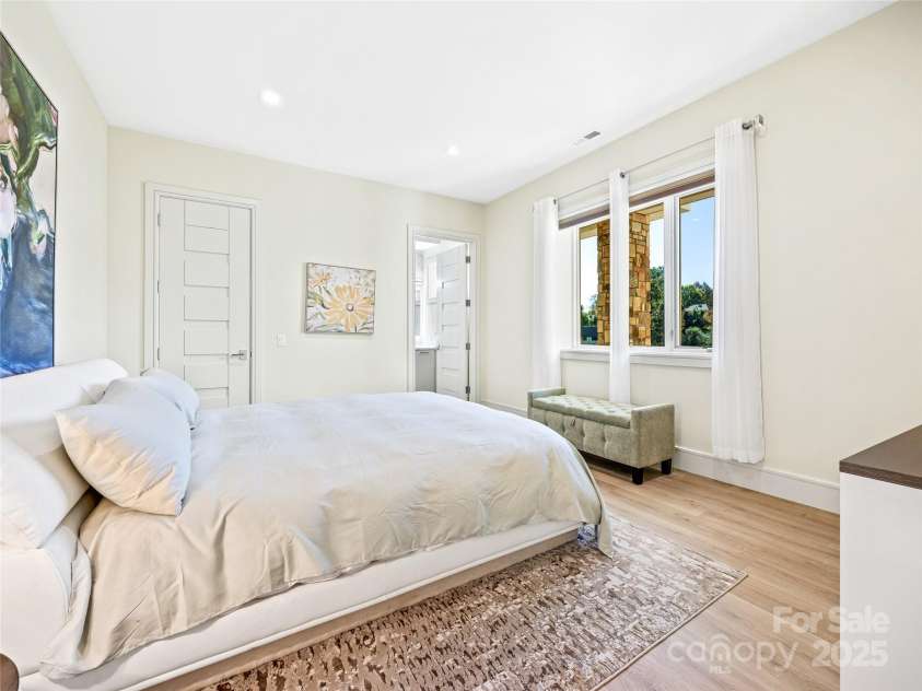 123 Wembley Road, Asheville, NC 28804.  MLS# CAR4315690, YatesRealty ID 2372. 