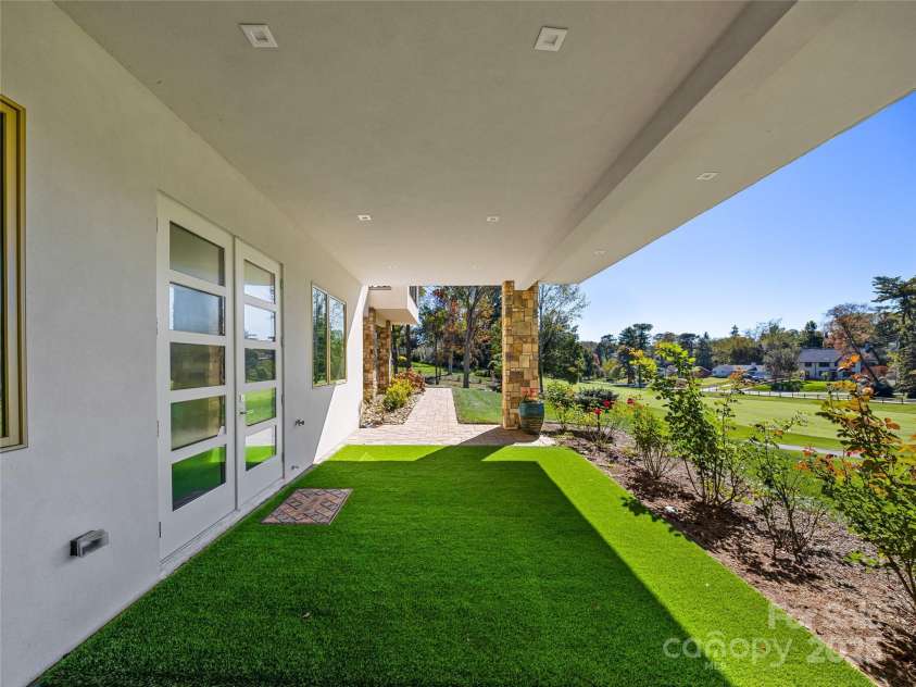 123 Wembley Road, Asheville, NC 28804.  MLS# CAR4315690, YatesRealty ID 2372. 