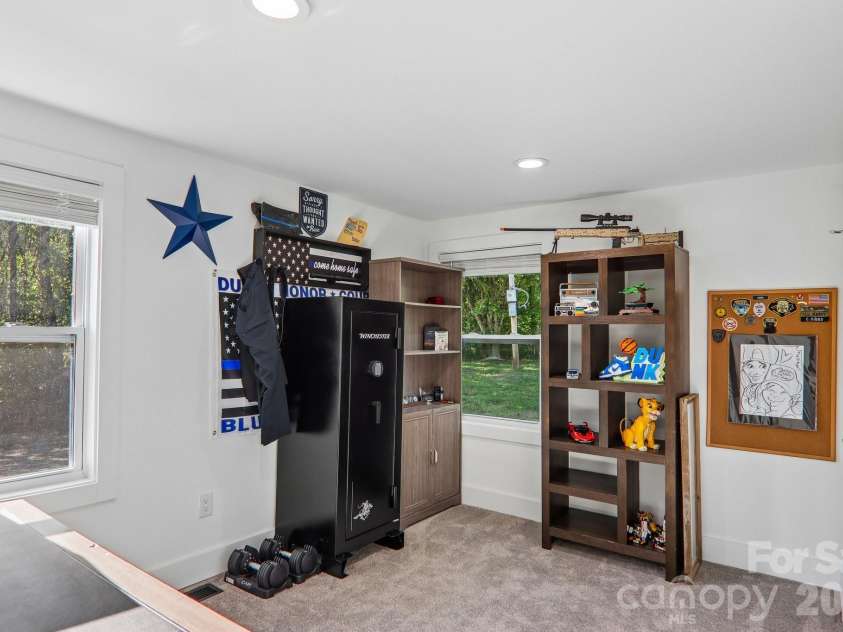 75 Glen View Road, Arden, NC 28704.  MLS# CAR4384178, YatesRealty ID 23723. 