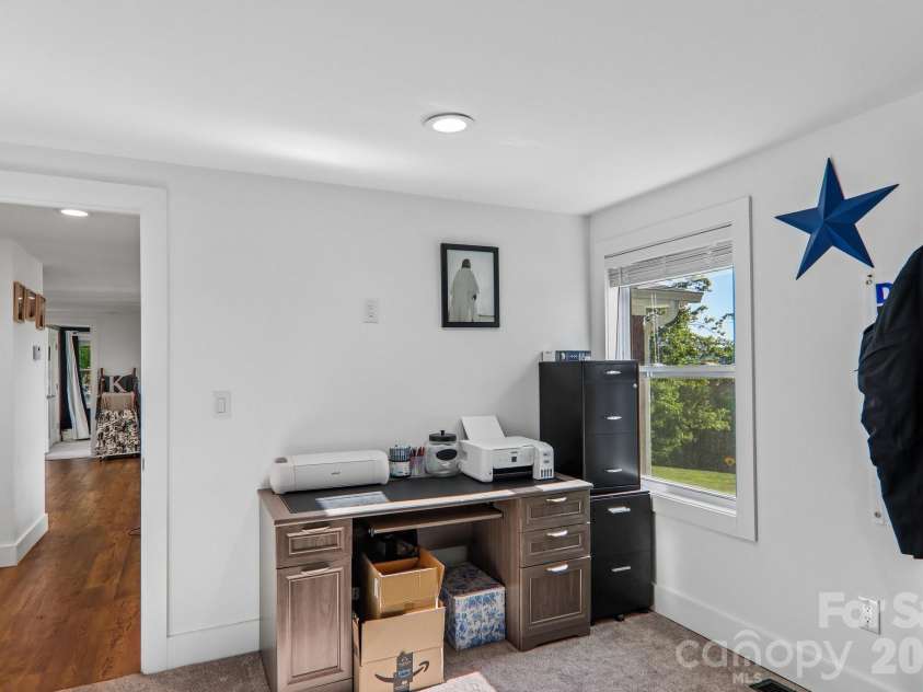 75 Glen View Road, Arden, NC 28704.  MLS# CAR4384178, YatesRealty ID 23723. 
