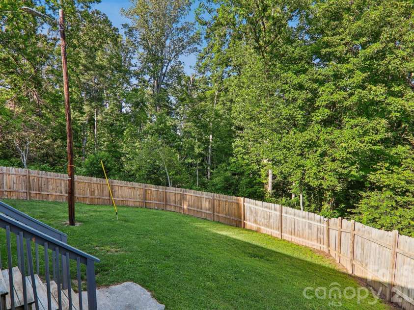 75 Glen View Road, Arden, NC 28704.  MLS# CAR4384178, YatesRealty ID 23723. 