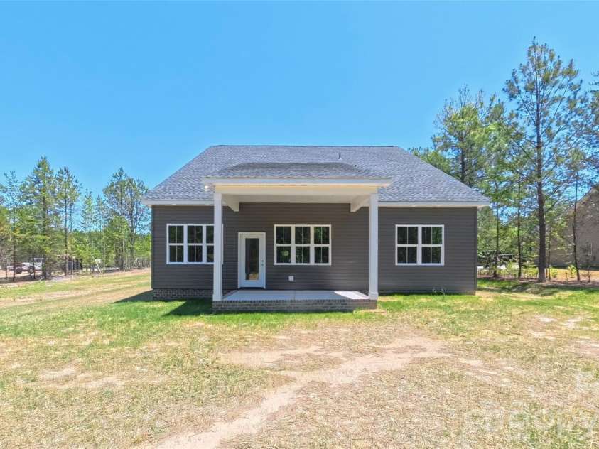 3099 Meadowcrest Drive, Clover, SC 29710.  MLS# CAR4384253, YatesRealty ID 23724. Back Porch