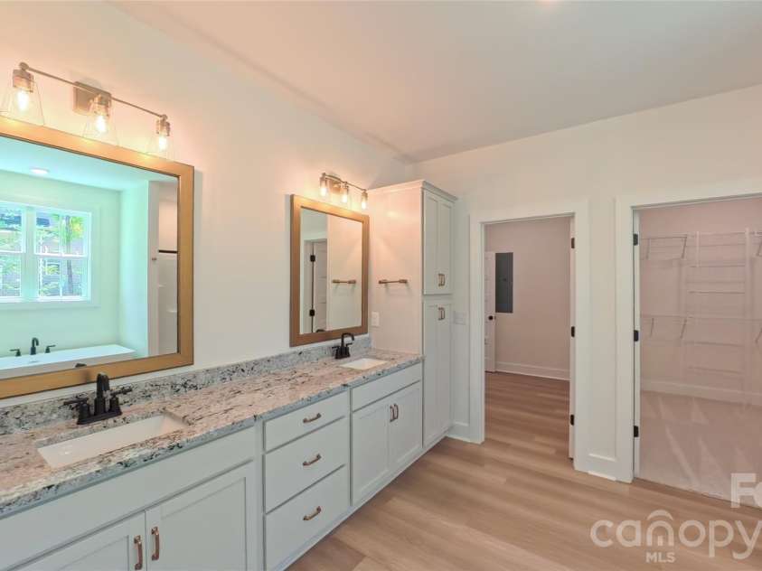 3099 Meadowcrest Drive, Clover, SC 29710.  MLS# CAR4384253, YatesRealty ID 23724. Primary Bathroom